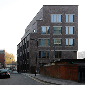Witherford Watson Mann Architects, „Brickfields“ Business Centre, London, Großbritannien 2019, Foto: David Grandorge